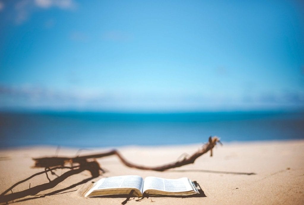 Libro en la playa